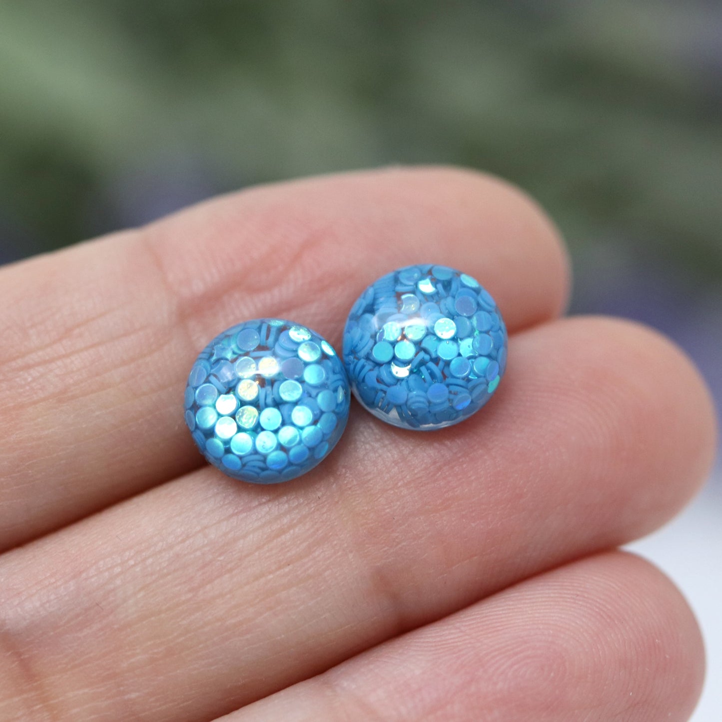 Boucles d'oreilles à clous remplies de confettis pailletés, 10 mm
