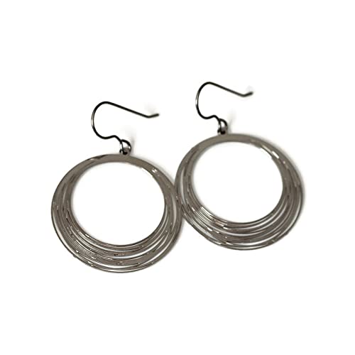 Boucles d'oreilles pendantes avec cercles détaillés au laser