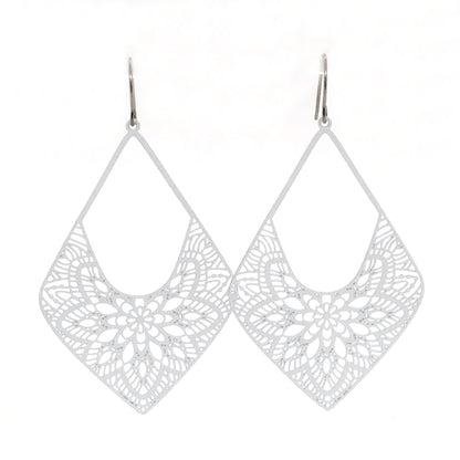 A pair of white lace diamond-shaped dangle earrings with invisible clip-on attachments.