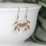 Boucles d'oreilles pendantes en forme de branche de feuille