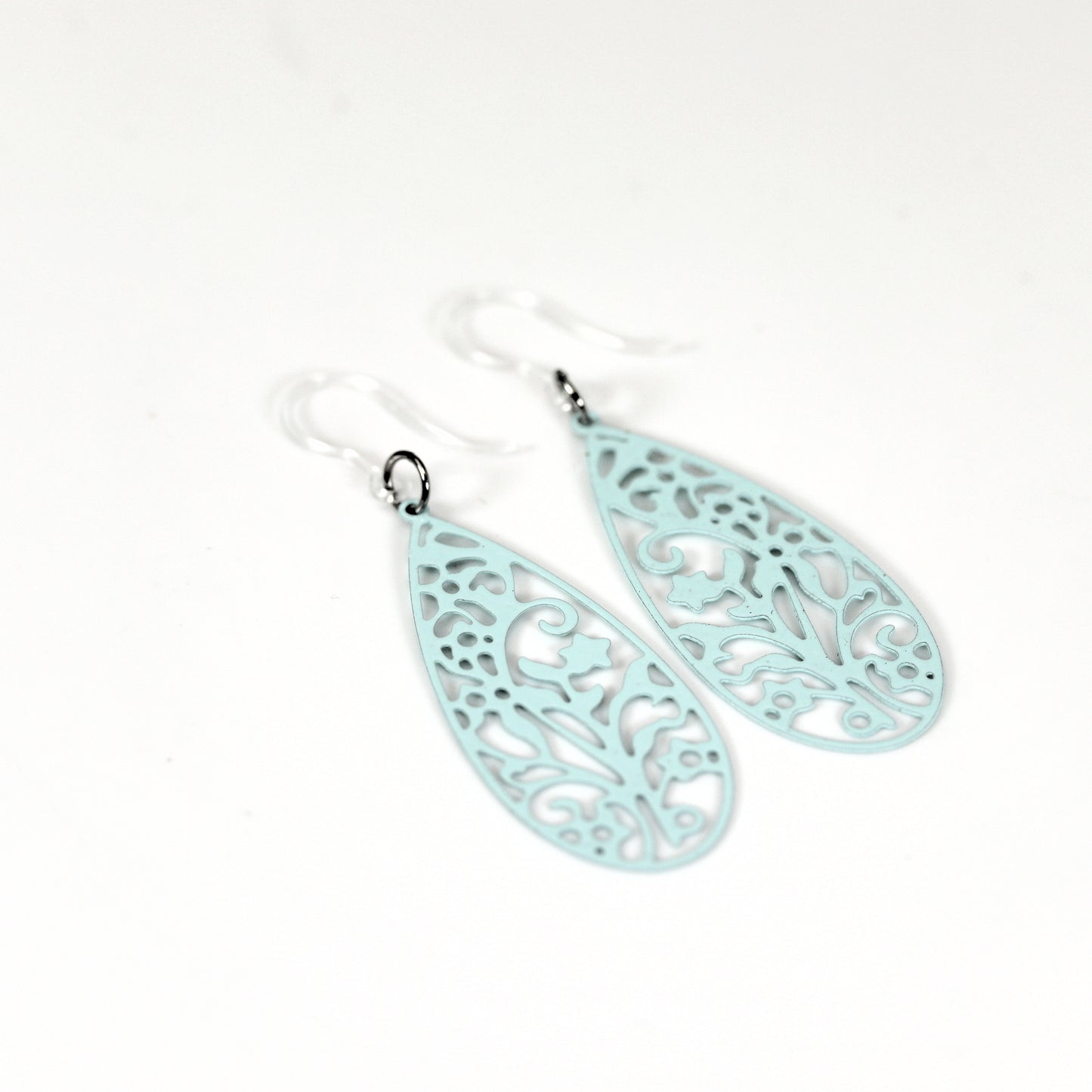 Dainty Floral Filigree Teardrop Dangle Earrings
