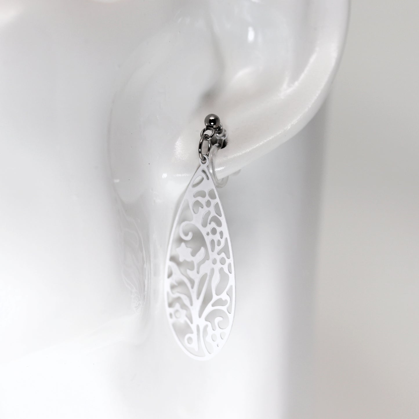 Dainty Floral Filigree Teardrop Dangle Earrings