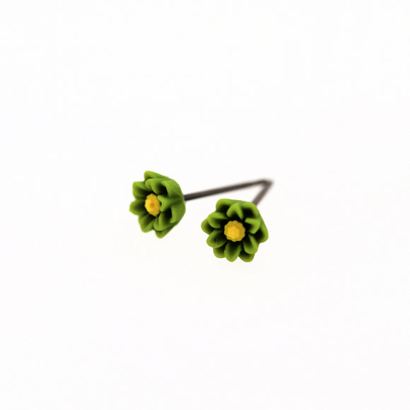 6mm green flower earrings