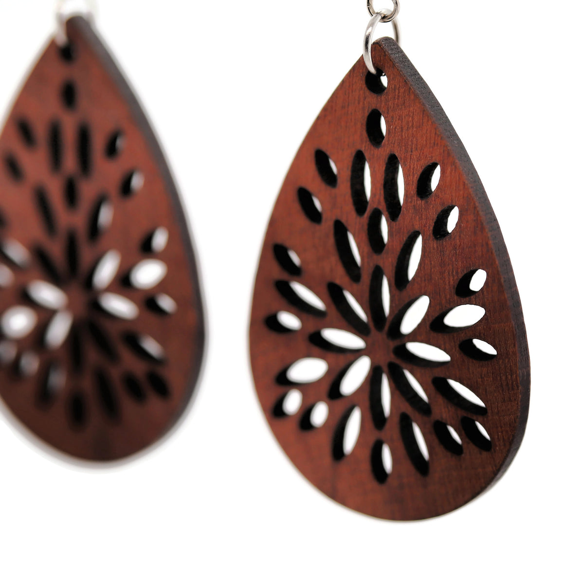Boucles d'oreilles pendantes à barre conique en relief