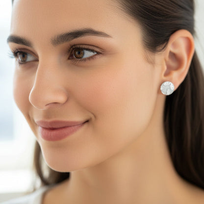 Boucles d'oreilles à tige à motif floral bleu scintillant, 12 mm