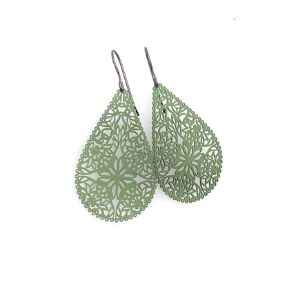 Boucles d'oreilles pendantes en forme d'éventail en filigrane de dentelle - 5 couleurs