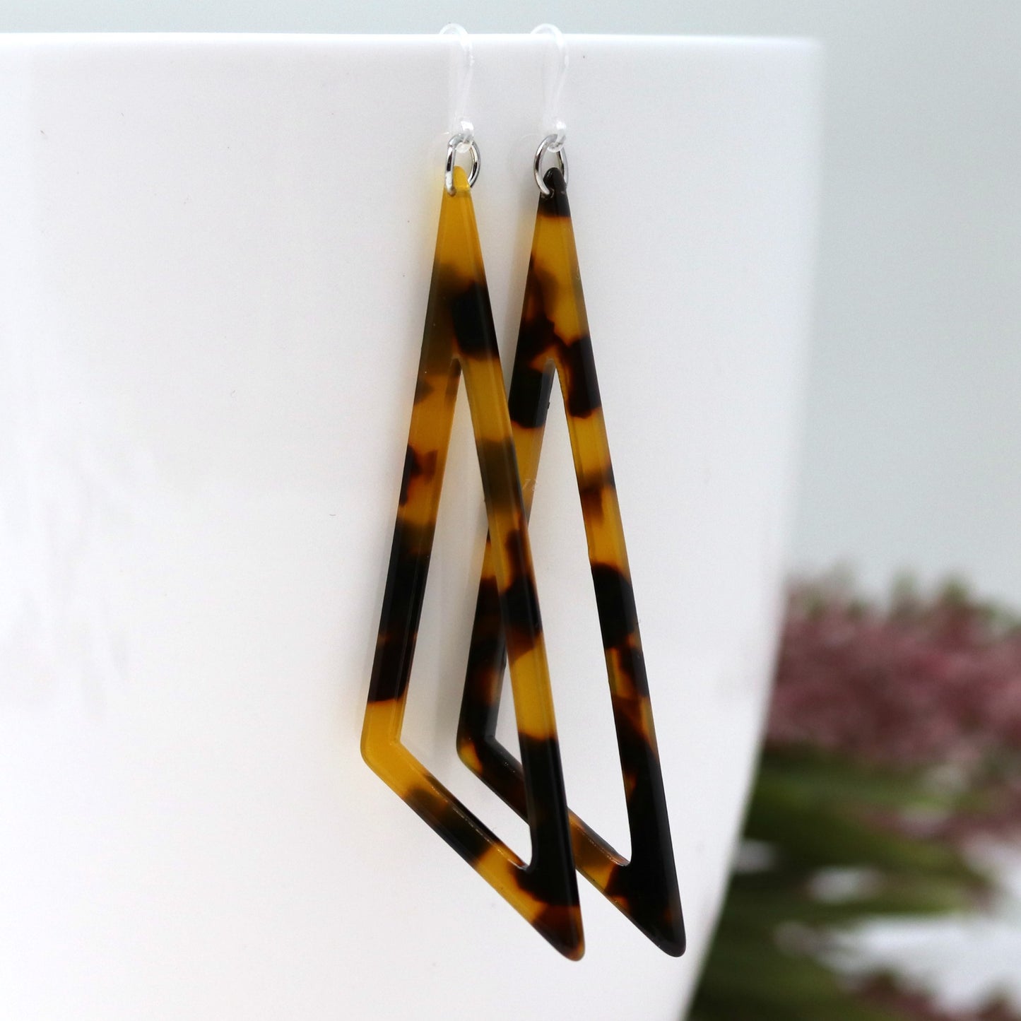 Boucles d'oreilles pendantes en acrylique avec triangle scalène long - 4 couleurs