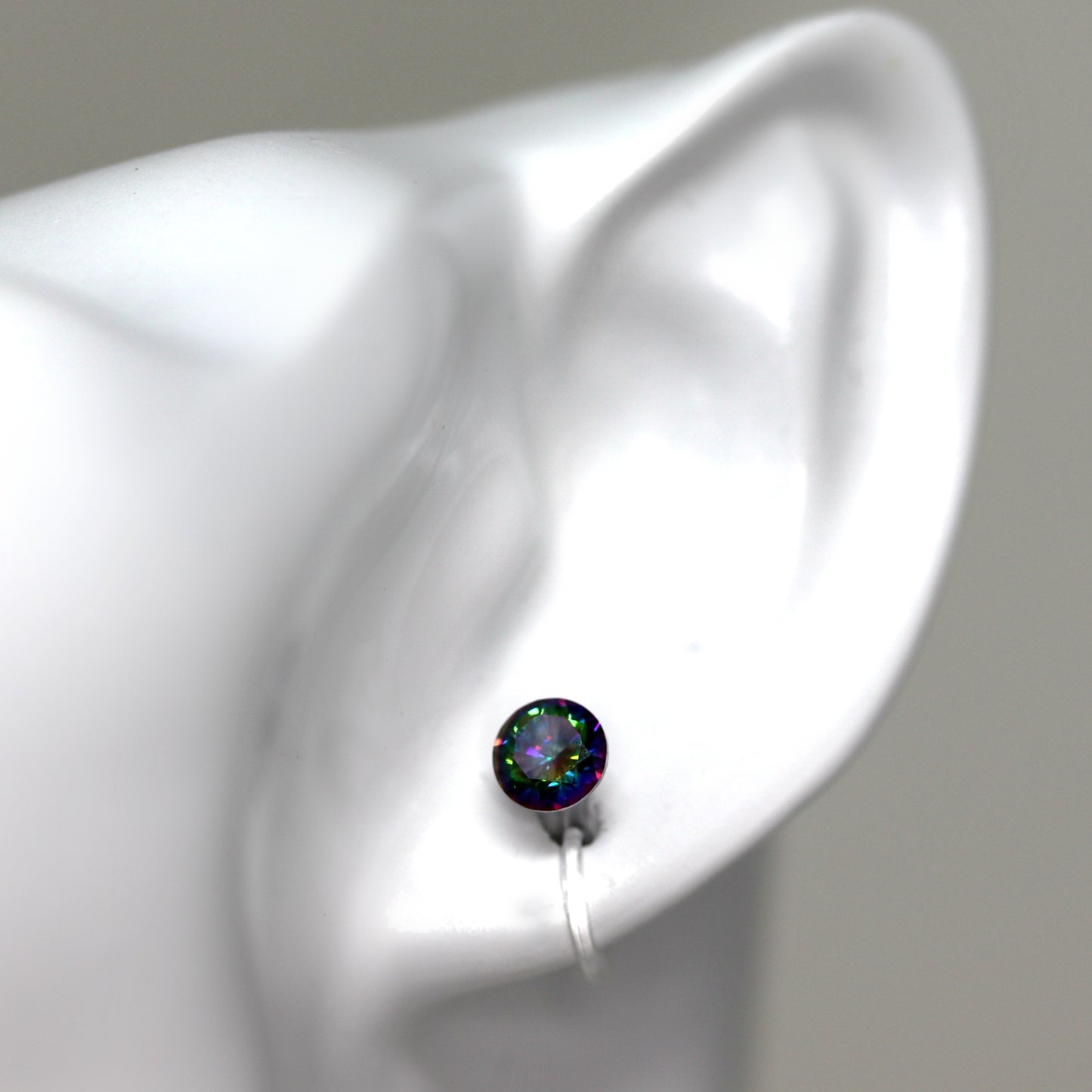 Boucles d'oreilles à tiges en plastique ou à clips invisibles en zircone cubique multicolore, 6 mm ou 8 mm