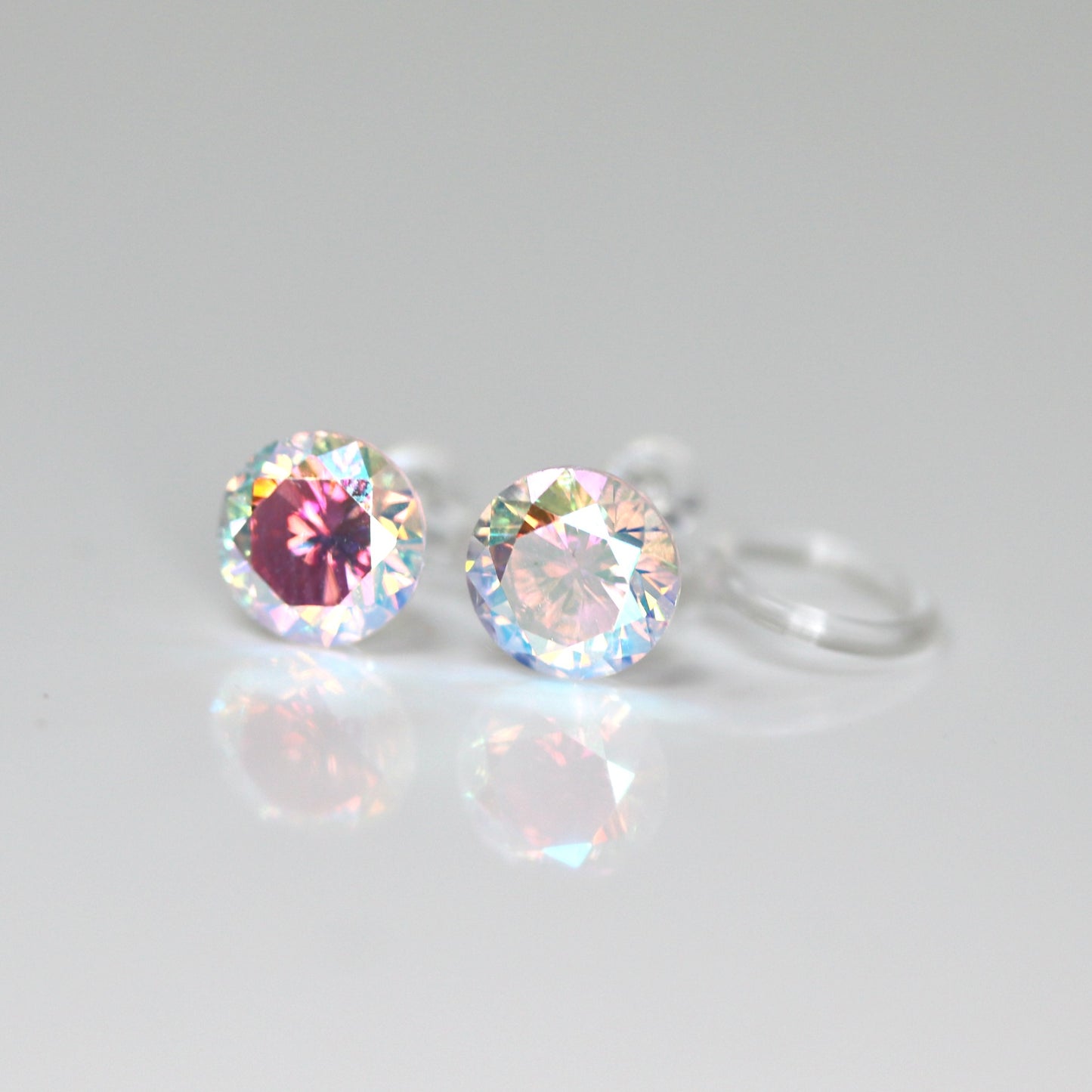 Boucles d'oreilles à tiges en plastique ou à clips invisibles en zircone cubique multicolore, 6 mm ou 8 mm