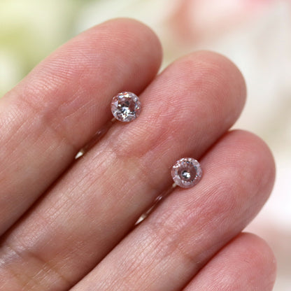 Boucles d'oreilles à tiges en plastique ou à clips invisibles en zircone cubique transparent, 6 mm ou 8 mm