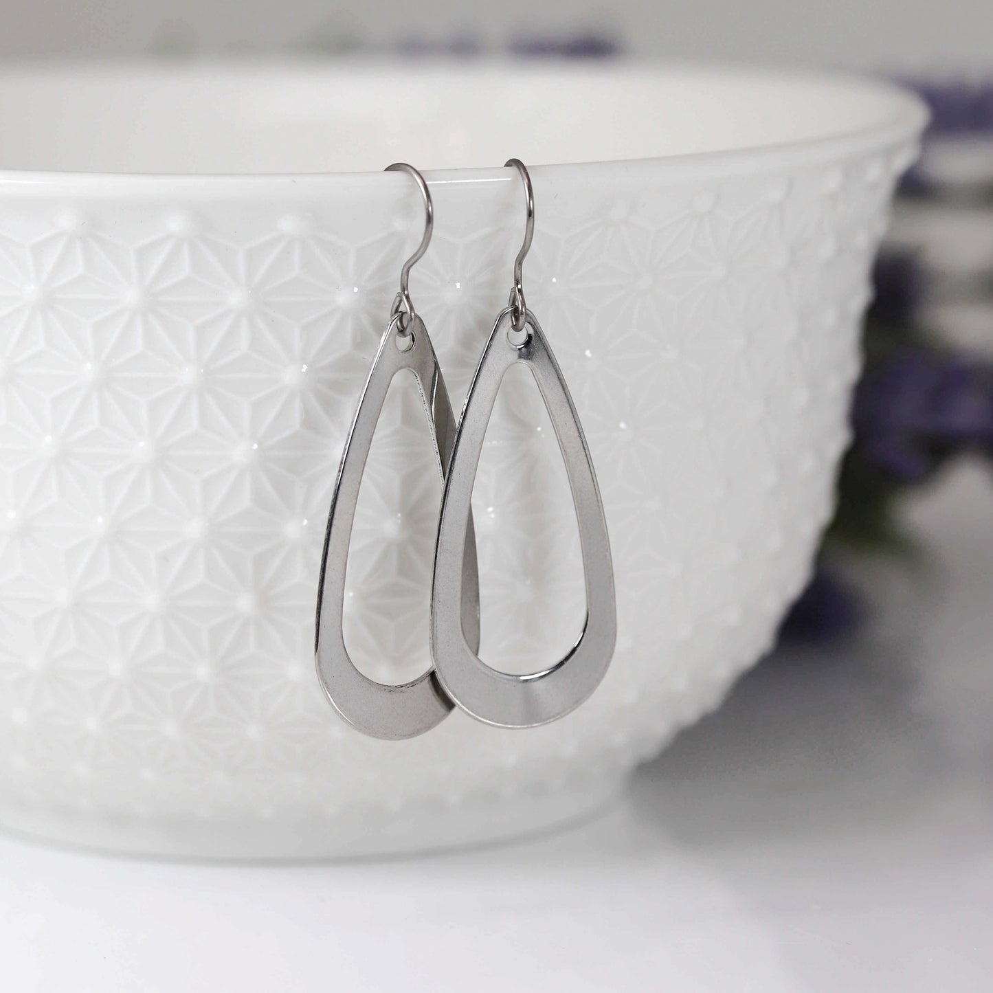 Boucles d'oreilles pendantes longues ouvertes en acier inoxydable en forme de larme