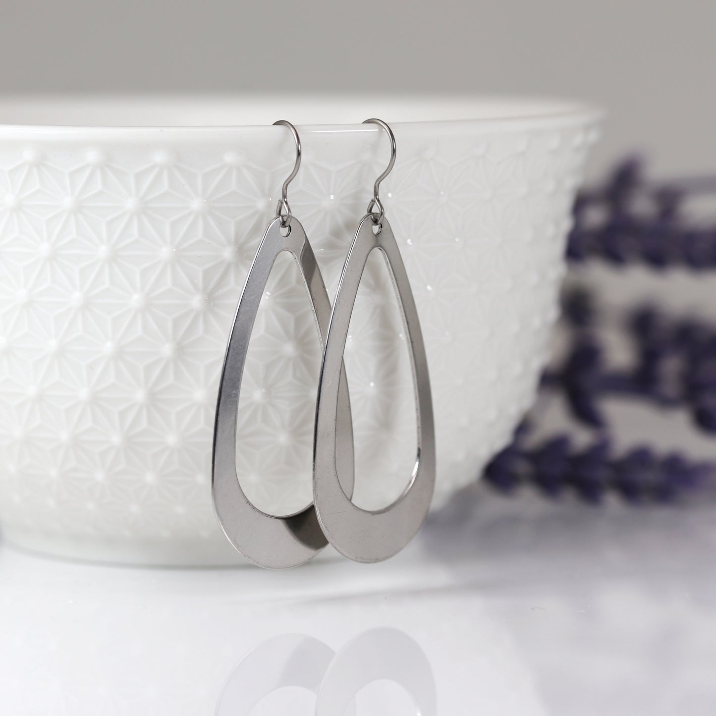 Boucles d'oreilles pendantes longues ouvertes en acier inoxydable en forme de larme