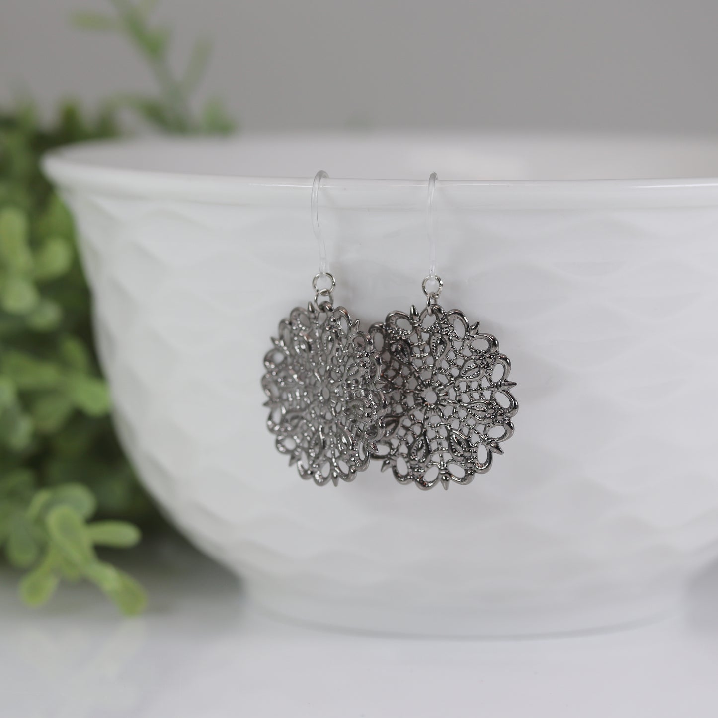 Circle Filigree Dangle Earrings - 4 Colors