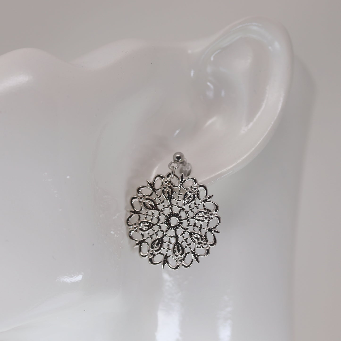 Circle Filigree Dangle Earrings - 4 Colors