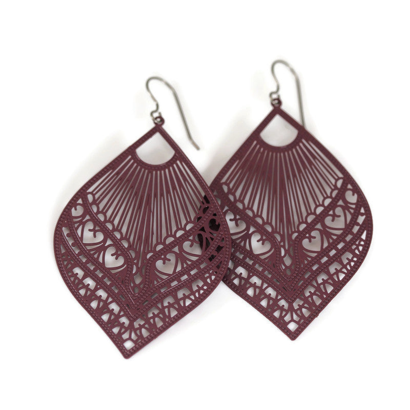 A pair of burgundy  lace filigree fan-shaped dangle earrings.