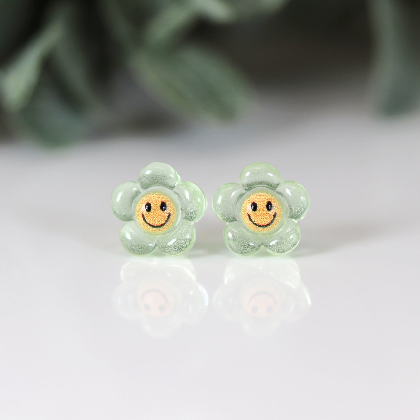 Glow-in-the-Dark Smiley Face Flower Stud Earrings