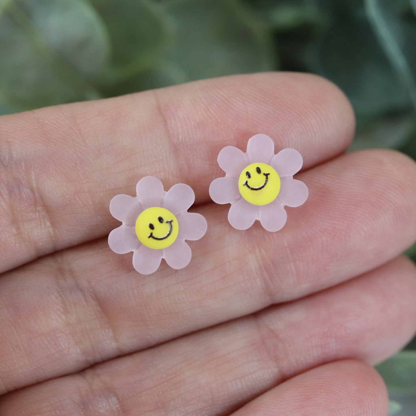 Clous d'oreilles en forme de fleur avec smiley, 12 mm
