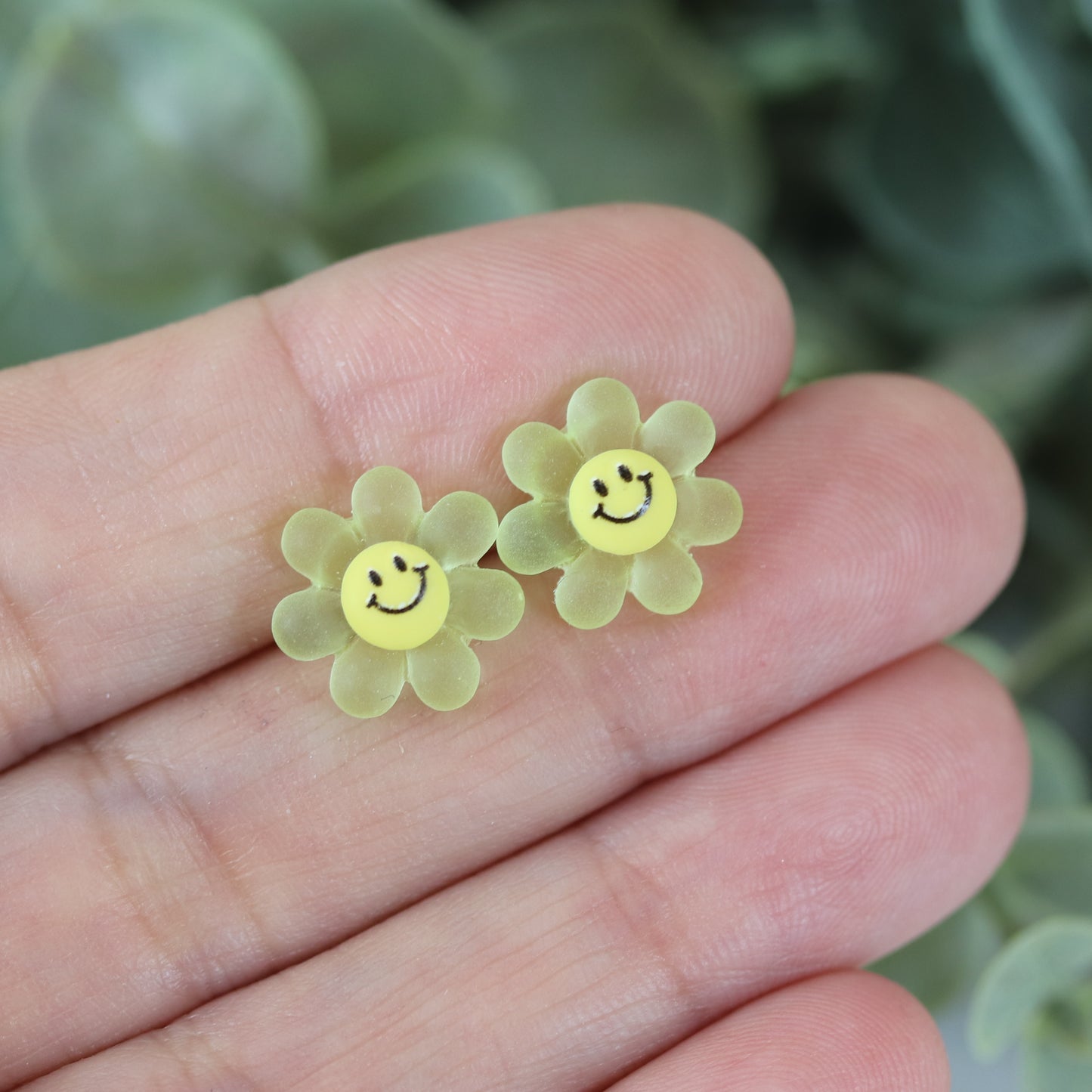 Clous d'oreilles en forme de fleur avec smiley, 12 mm