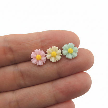 Dainty Daisy Stud Earrings